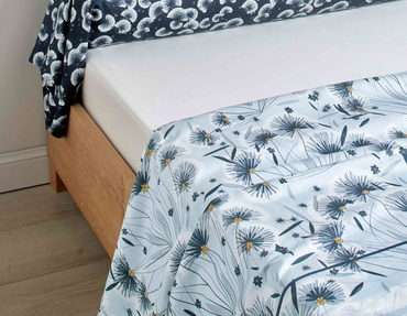 Prześcieradło satynowe bez ściągacza Blanc Des Vosges Florea Niebieska