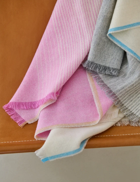 Pled wełniany Elvang Carte Pink-Grey