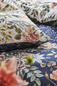 Poszewka satynowa Designers Guild Porcelaine De Chine Midnight
