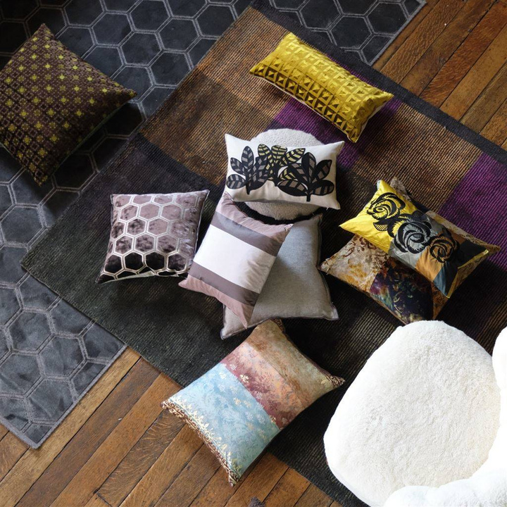 Poduszka dekoracyjna Designers Guild Kasuti Alchemilla