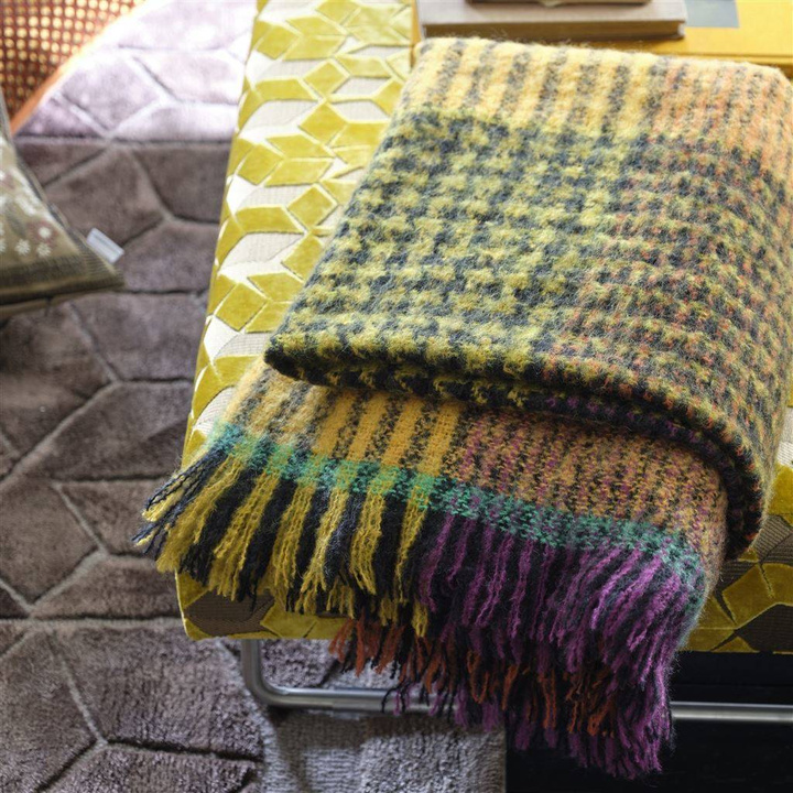 Koc moherowy Designers Guild Katan Fuchsia