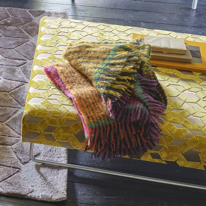 Koc moherowy Designers Guild Katan Fuchsia