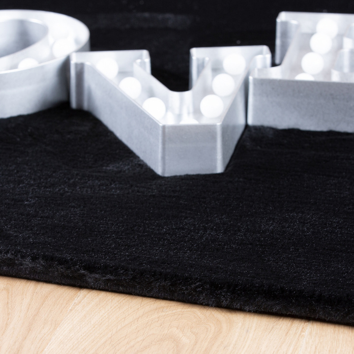 Dywan futrzany Obsession Cha Cha 535 Black