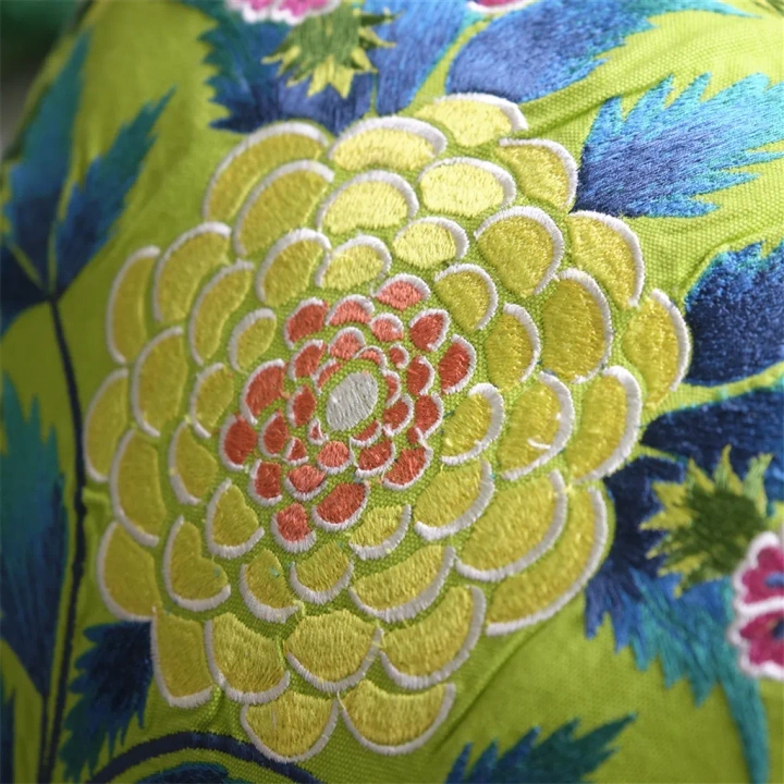 Poduszka dekoracyjna Designers Guild Brocart Decoratif Embroidered Lime