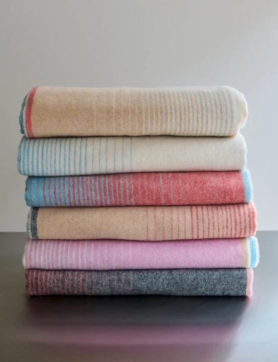 Pled wełniany Elvang Carte Black-Brown