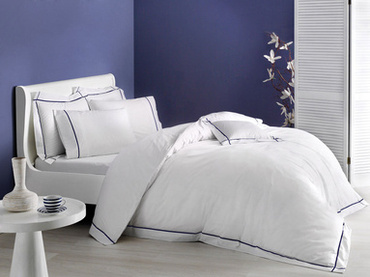 Poszewka satynowa z plisą Valeron Mono Navy