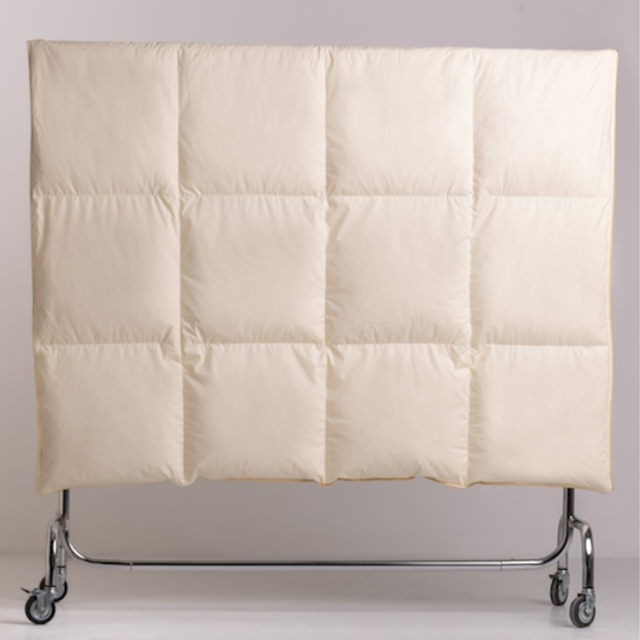 Kołdra Bossanova Soft całoroczna (80% pierze, tkanina bawełniana)