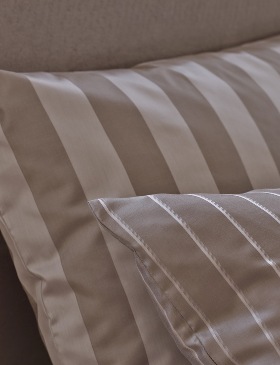 Poszewka adamaszkowa Curt Bauer Belluno Sepia