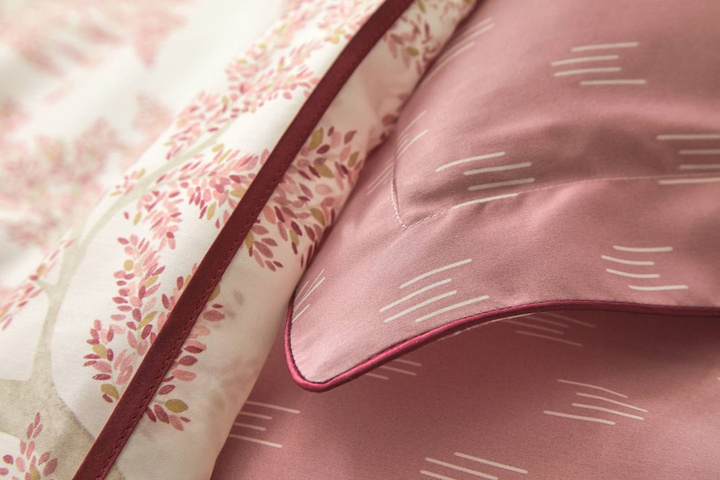 Poszewka satynowa Sanderson Broceliande Framboise