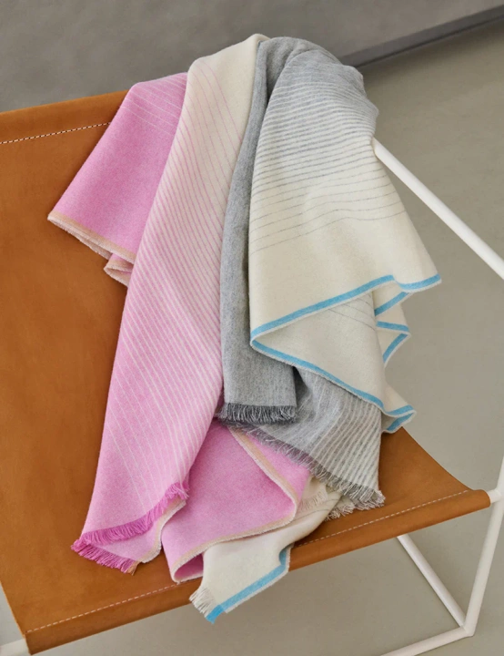 Pled wełniany Elvang Carte Pink-Grey