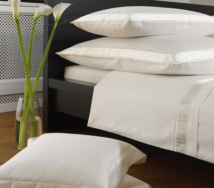 Poszewka satynowa Elegante Saphir Ecru