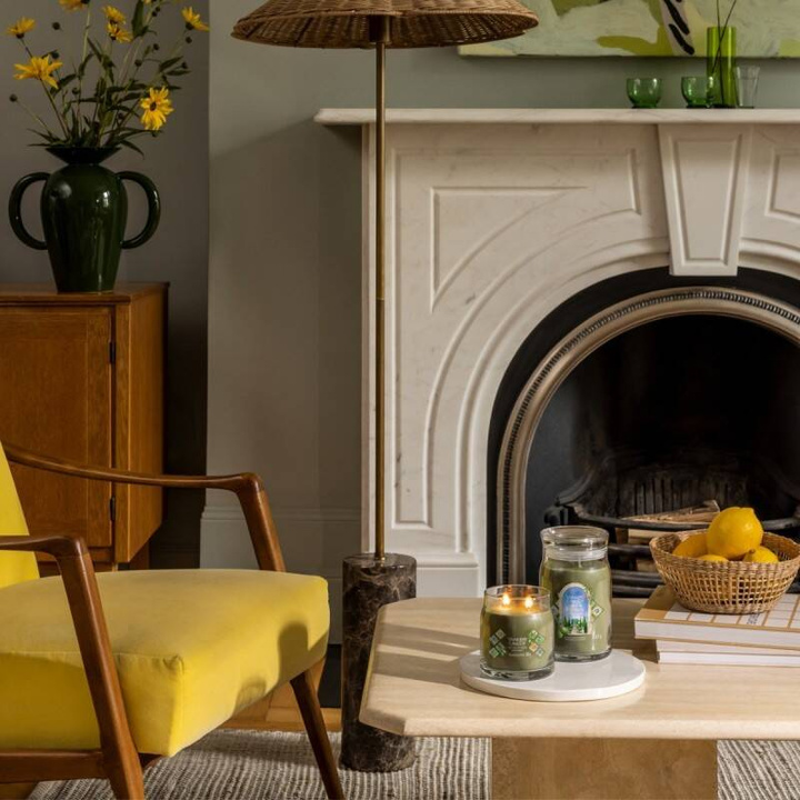 Świeca zapachowa Yankee Candle Olive & Cypress średnia