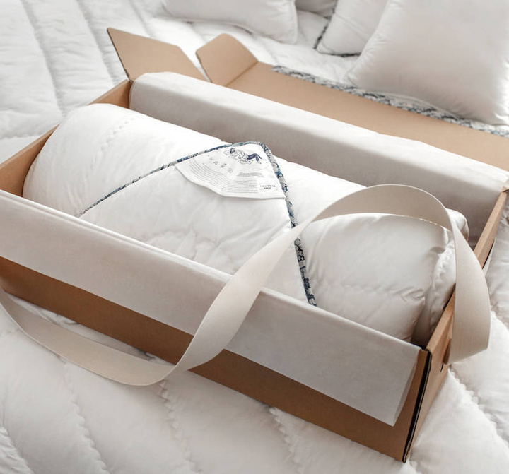 Kołdra dziecięca z wełny alpaki My Alpaca niebieska lamówka (100% wełna, 100% satyna bawełniana)