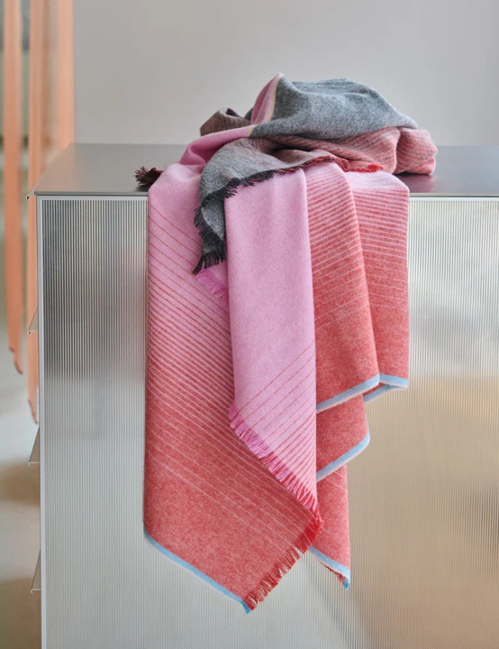 Pled wełniany Elvang Carte Red-Pink