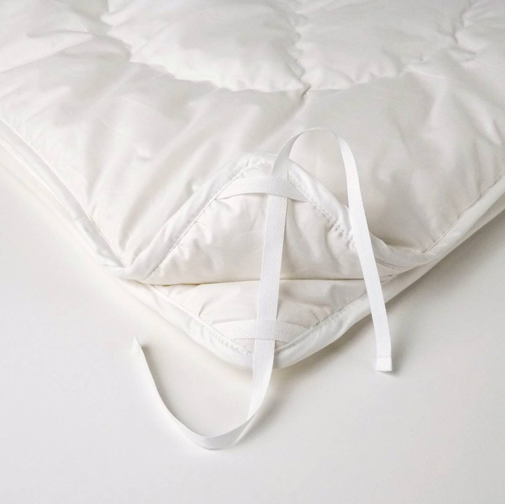 Kołdra z wełny alpaki My Alpaca Całoroczna biała lamówka (100% wełna, 100% satyna bawełniana)