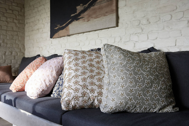 Poduszka dekoracyjna Alexandre Turpault Fleurs Black