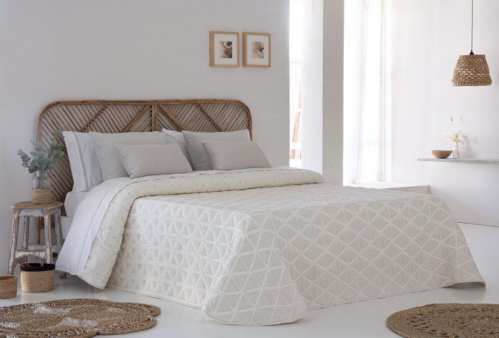Narzuta pikowana JVR Tejidos Nilo Beige