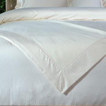 Narzuta satynowa Valeron Alessa White Ostatnie Sztuki