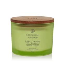 Świeca zapachowa Chesapeake Bay Candles Awaken + Invigorate Lemongrass Eucalyptus trzy knoty