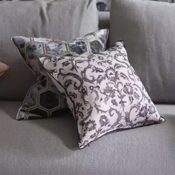 Poduszka dekoracyjna Designers Guild Guerbois Charcoal