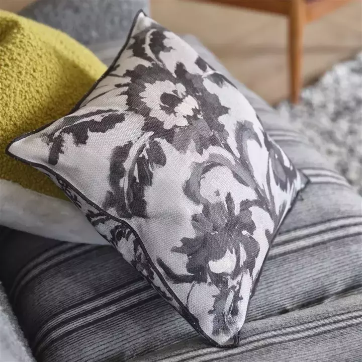 Poduszka dekoracyjna Designers Guild Guerbois Charcoal