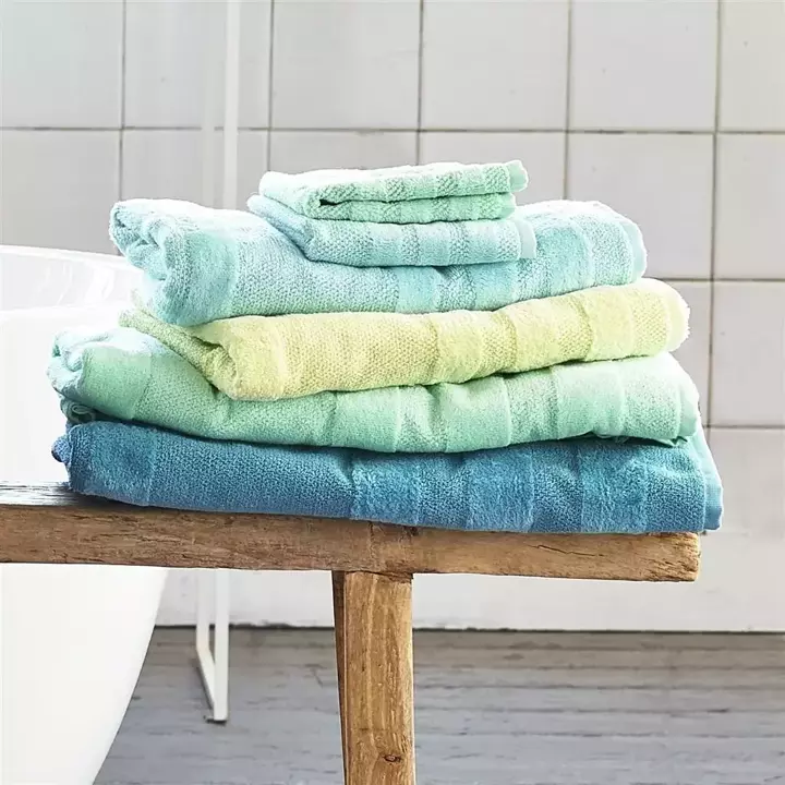 Ręcznik bawełniany Designers Guild Coniston Turquoise