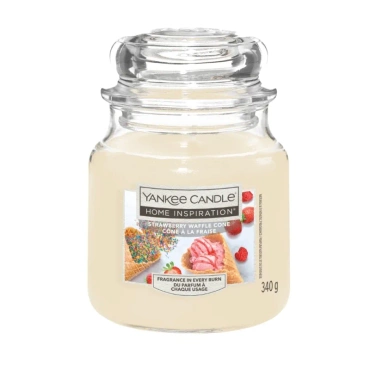 Świeca zapachowa Yankee Candle Strawberry Waffle Cone średnia