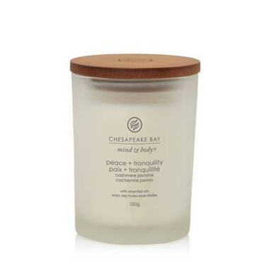 Świeca zapachowa Chesapeake Bay Candles Peace + Tranquility Cashmere Jasmine średnia