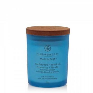 Świeca zapachowa Chesapeake Bay Candles Confidence + Freedom Oak Moss Amber mała